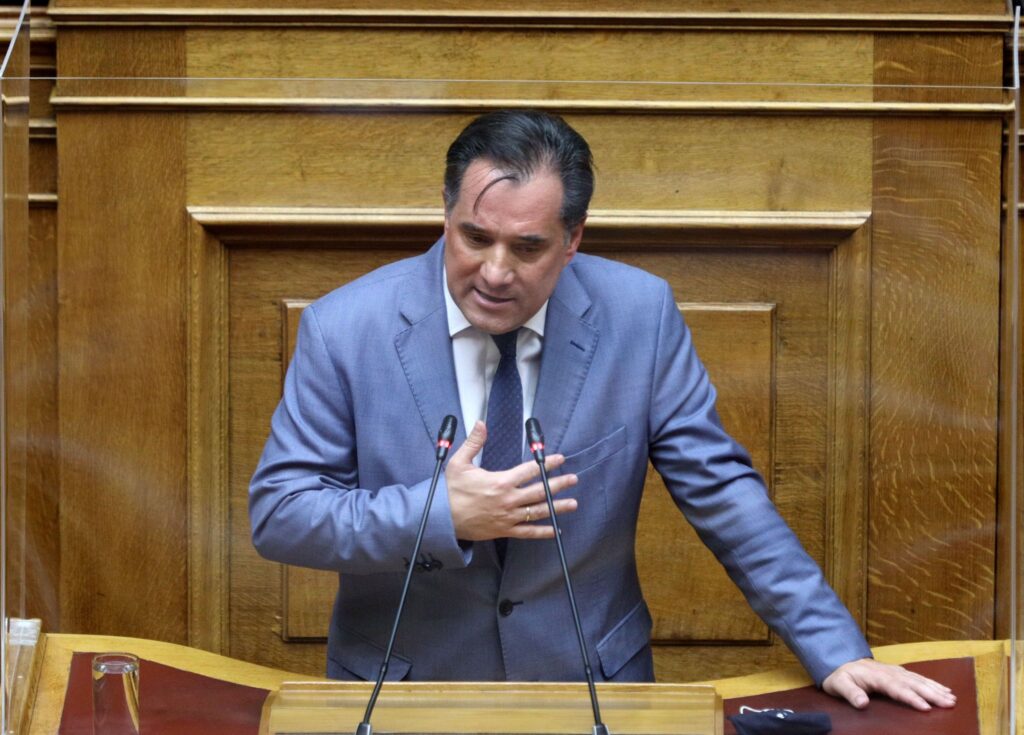 Υπερψηφίστηκε από τη Βουλή ο αναπτυξιακός νόμος – Το «τιτίβισμα» του Άδωνι Γεωργιάδη