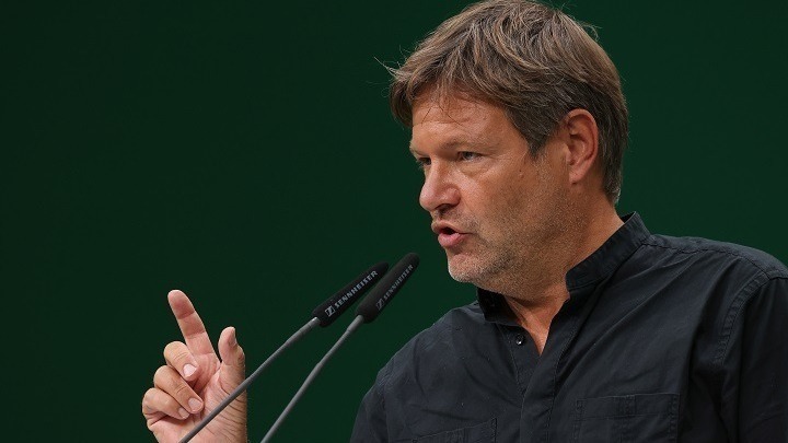 Γερμανός αντικαγκελάριος: Μπορεί να βρισκόμαστε στα πρόθυρα ενός πολέμου στην Ευρώπη