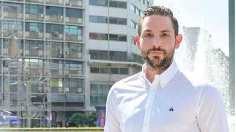 O Αντιδήμαρχος Αθηναίων Βασίλης-Φοίβος Αξιώτης στο «Π»: Αποφασίσαμε να βάλουμε ψηλά τον πήχη!