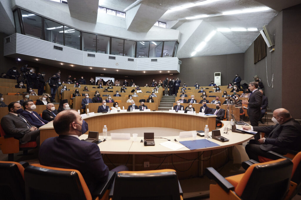 «Κλείστε τα αυτιά σας στις απειλές» το μήνυμα Μητσοτάκη στους σπουδαστές της Εθνικής Σχολής Δικαστικών