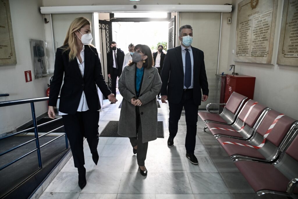 Δίπλα στους καρκινοπαθείς του Αγίου Σάββα η Κατερίνα Σακελλαροπούλου