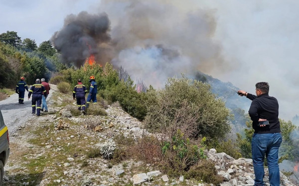 Πυροσβεστική: Σε πύρινο κλοιό η χώρα – Συνολικά 40 πυρκαγιές εκδηλώθηκαν το τελευταίο 24ωρο