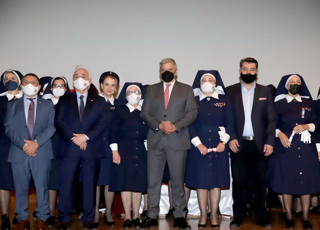 Στην τελετή απονομής πτυχίων και προαγωγών σε εθελοντές του Ελληνικού Ερυθρού Σταυρού ο Πατούλης