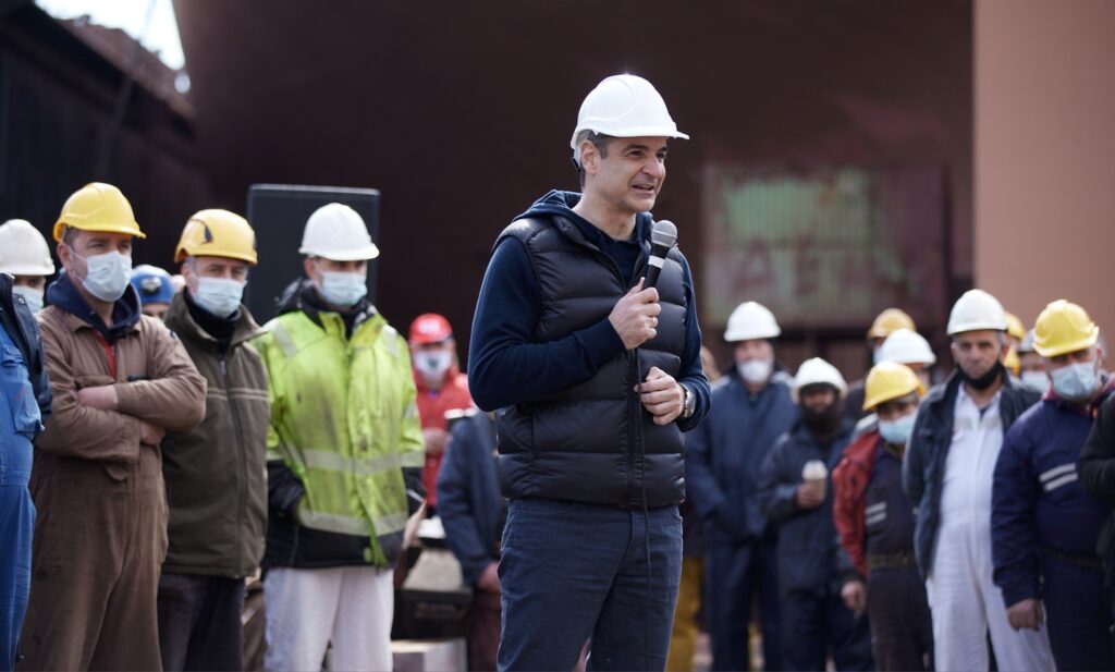 «Είστε η καλύτερη απόδειξη ότι και τα πιο σύνθετα προβλήματα μπορούν να λυθούν» το μήνυμα Μητσοτάκη στους εργαζόμενους των Ναυπηγείων Σύρου