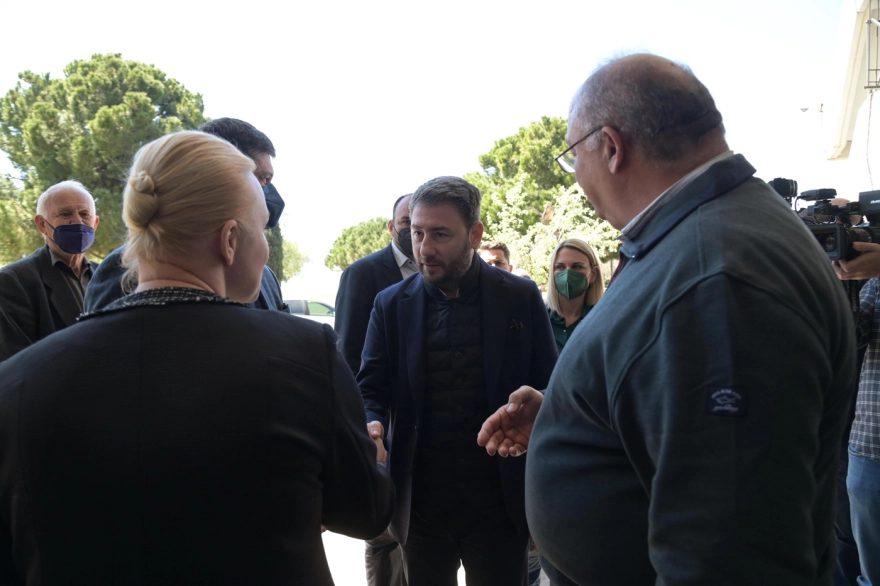 Ιατροφαρμακευτική βοήθεια, τρόφιμα και είδη πρώτης ανάγκης παρέδωσε ο Ανδρουλάκης για τον ουκρανικό λαό