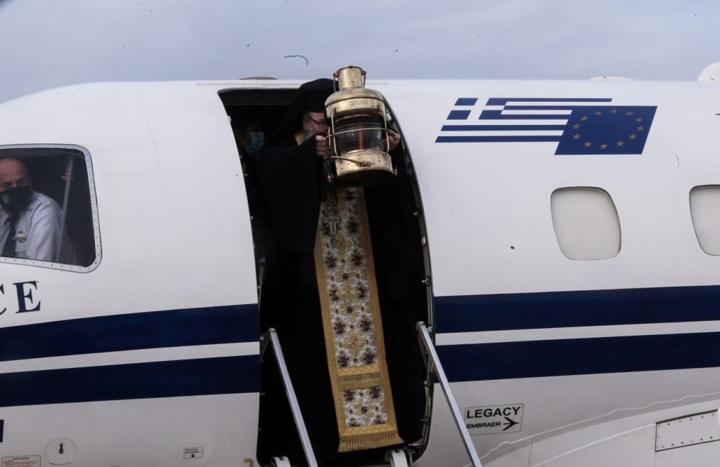 Άγιο Φως: Αυξημένα τα μέτρα ασφαλείας λόγω του πολέμου στη Γάζα για τη μεταφορά του στην Ελλάδα