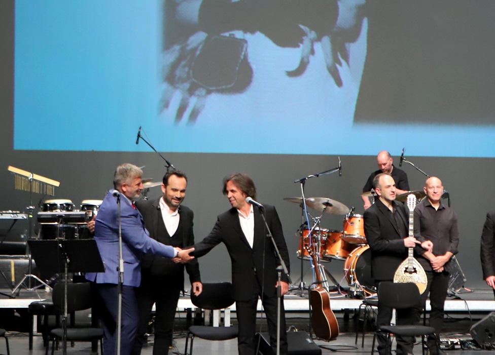 Συγκινητικό αφιέρωμα στον Μίκη Θεοδωράκη διοργάνωσε η Περιφέρεια Αττικής στο Μέγαρο Μουσικής Αθηνών