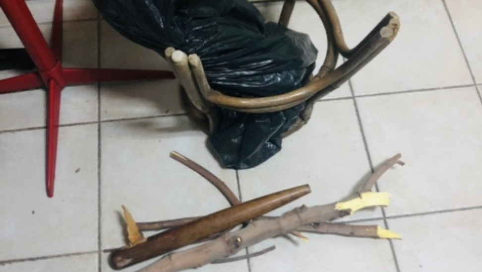 Επίθεση από κουκουλοφόρους σε ξενώνα με ανήλικους πρόσφυγες καταγγέλλει η ΑΡΣΙΣ