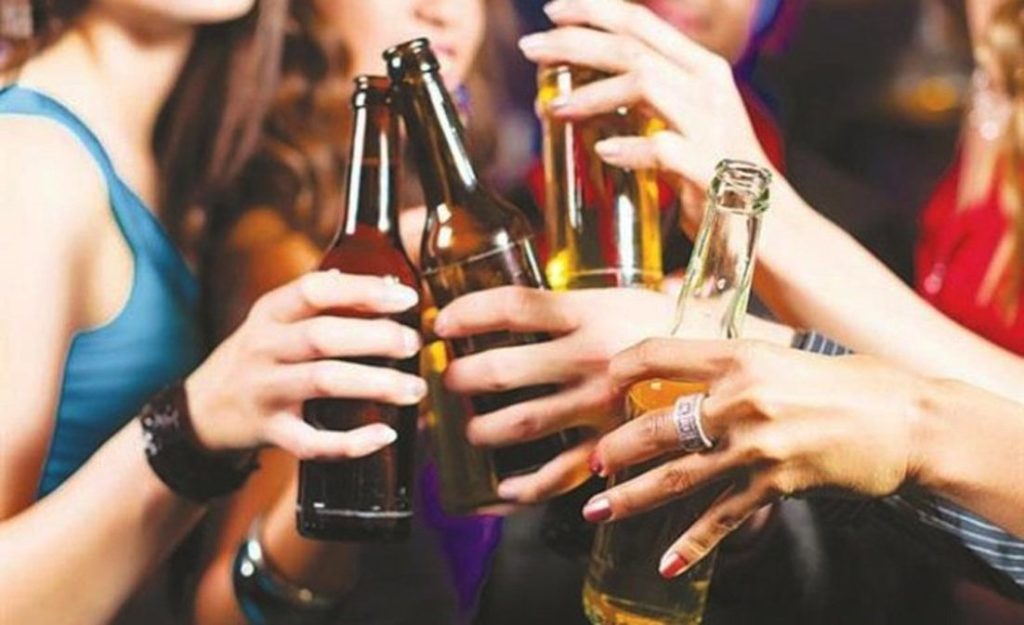 «Νυχτερινός Ποιμήν»: Επιχείρηση για τον εντοπισμό ανηλίκων σε νυχτερινά κέντρα Αλκόολ