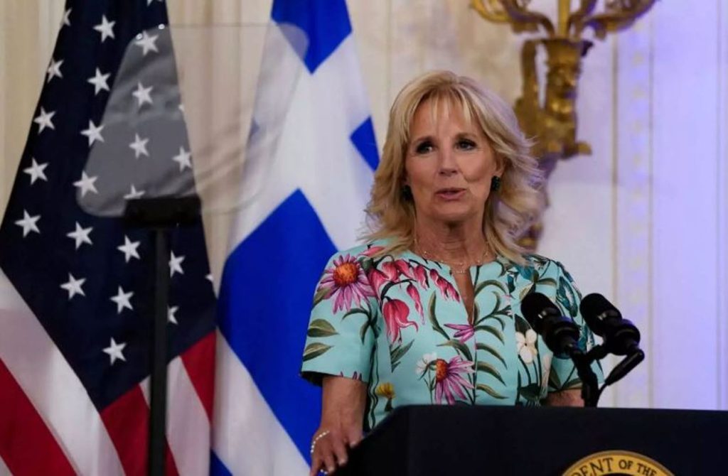 Το θερμό καλωσόρισμα και η αναφορά της Τζιλ Μπάιντεν στις κόρες του Μητσοτάκη