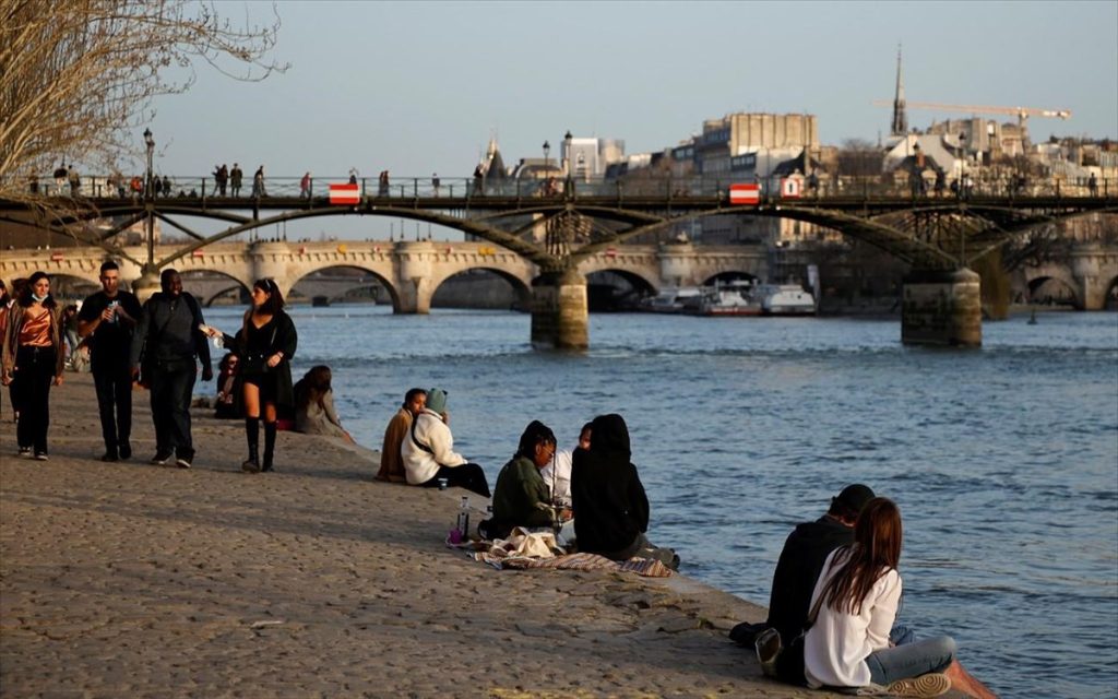 Προειδοποίηση ΠΟΥ: Κατά 20% αυξήθηκαν τα κρούσματα κορωνοϊού σε όλο τον κόσμο – «Η πανδημία δεν τελείωσε»