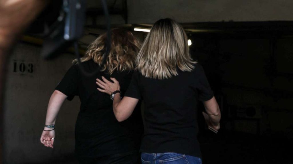 Νεκρά παιδιά στην Πάτρα: Οκτώ ώρες κατέθετε η Δήμητρα Πισπιρίγκου στη ΓΑΔΑ – Οι πρώτες πληροφορίες
