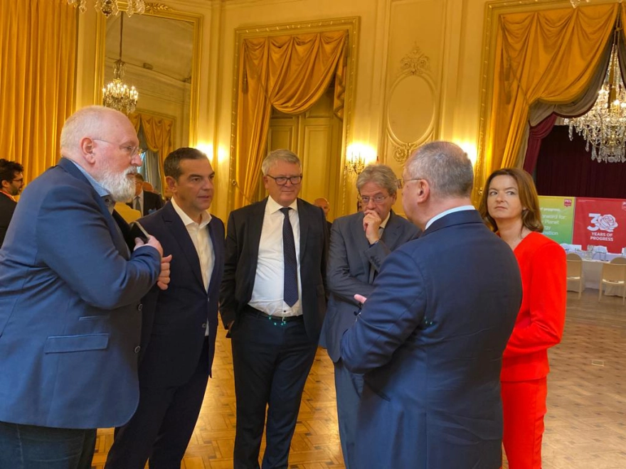 Πρωτοβουλία για ειρήνη στην Ουκρανία, ζήτησε ο Τσίπρας στη σύνοδο των ευρωσοσιαλιστών