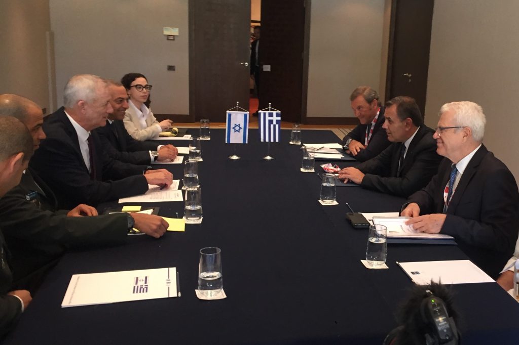 Συνάντηση Παναγιωτόπουλου με τον υπουργό Άμυνας του Ισραήλ – Η Ελλάδα πυλώνας ειρήνης, ασφάλειας και σταθερότητας