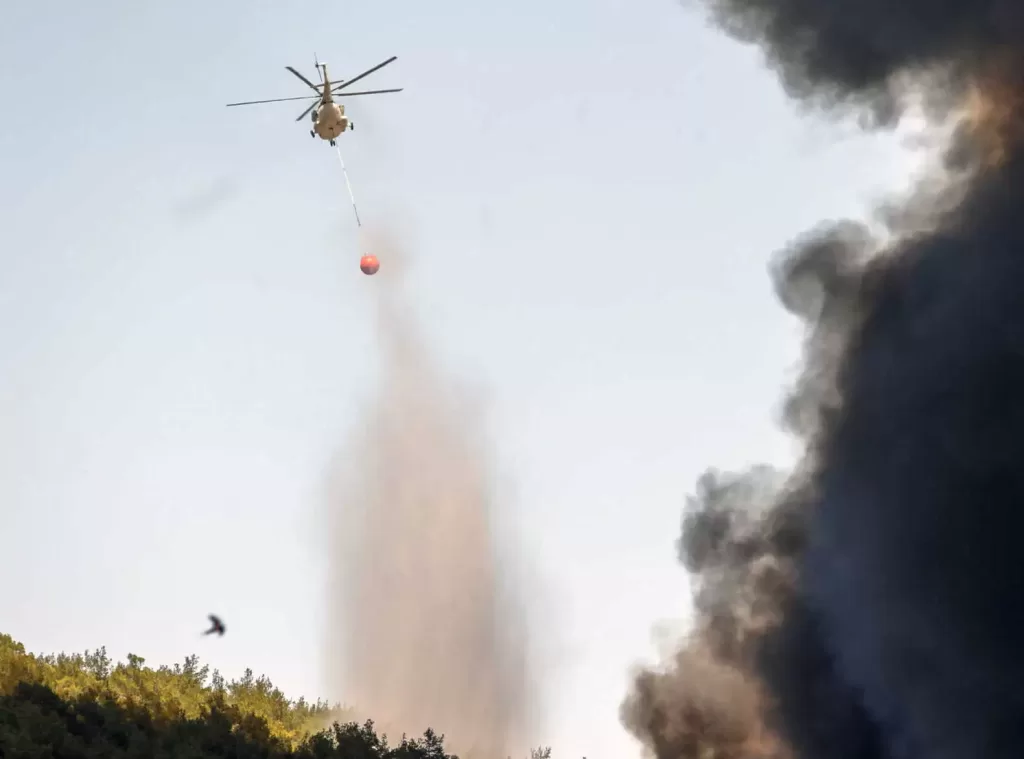 Λέσβος: Αναζωπύρωση της φωτιάς