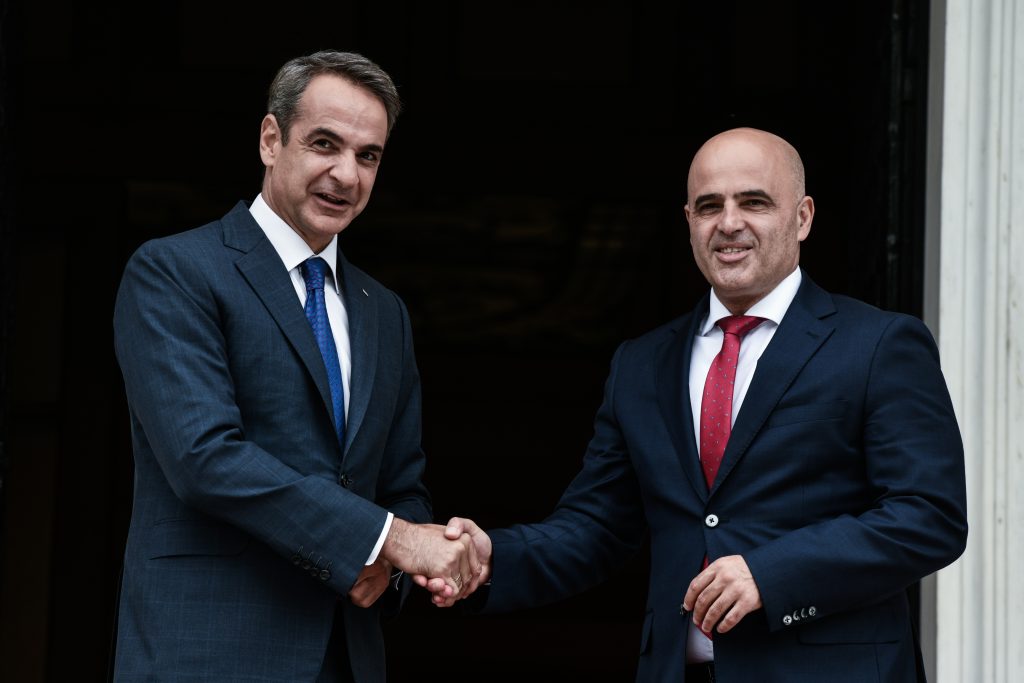 Συνάντηση Μητσοτάκη με τον πρωθυπουργό της Β. Μακεδονίας -Στο επίκεντρο η ενεργειακή συνεργασία