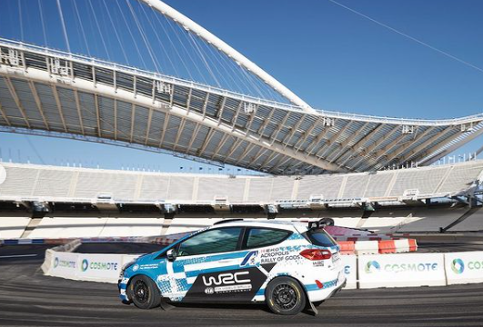 Ο Κυριάκος Μητσοτάκης στην υπερειδική του ΟΑΚΑ με φόρμα WRC