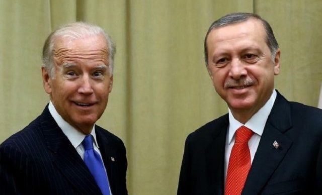 Αλαζονικός Ερντογάν για συνάντηση με Μπάιντεν: «Αν αυτός είναι ο Μπάιντεν εγώ είμαι ο Ερντογάν»