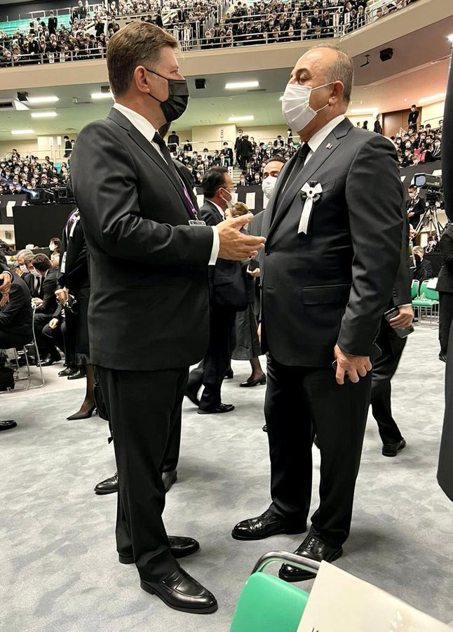 Το σύντομο τετ α τετ Βαρβιτσιώτη-Τσαβούσογλου στο Τόκιο