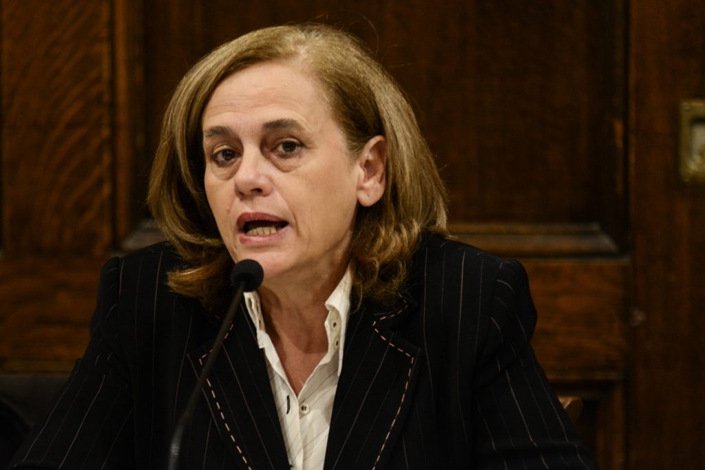 Η Πρόεδρος του ΕΚΠΟΙΖΩ Παναγιώτα Καλαποθαράκου στο «Π»: Να αναβαθμιστεί η υπηρεσία προστασίας καταναλωτή