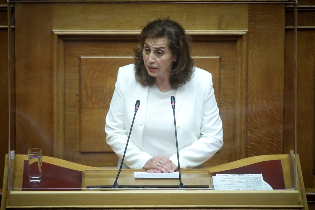 Χαρά Κεφαλίδου στην «Political»: Ο λύκος γούνα αλλάζει, περπατησιά δεν αλλάζει