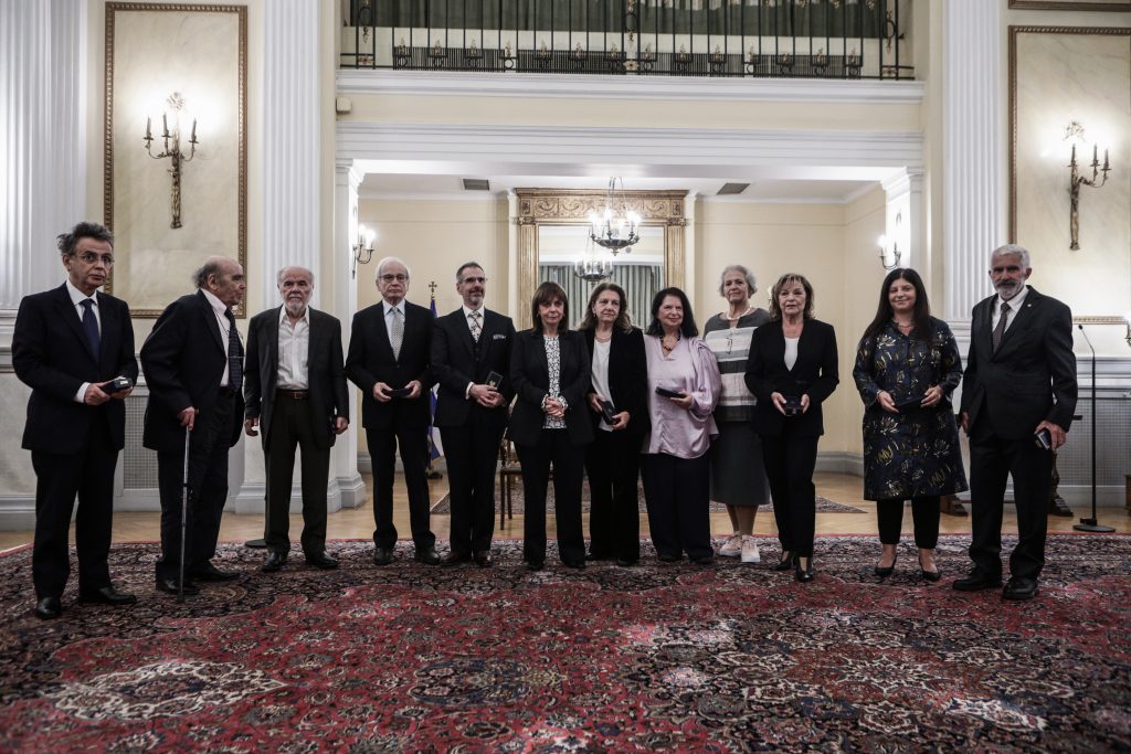 Στο Προεδρικό Μέγαρο προσωπικότητες των Γραμμάτων και των Τεχνών – Παρασημοφόρηση σε ειδική Τελετή