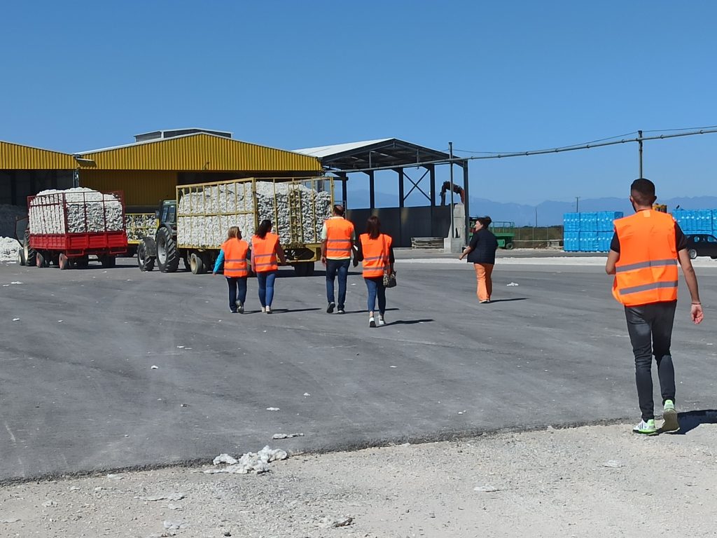 Έφοδοι σε αγροτοκτηνοτροφικές εγκαταστάσεις για έλεγχο της παράνομης εργασίας και της εμπορίας ανθρώπων