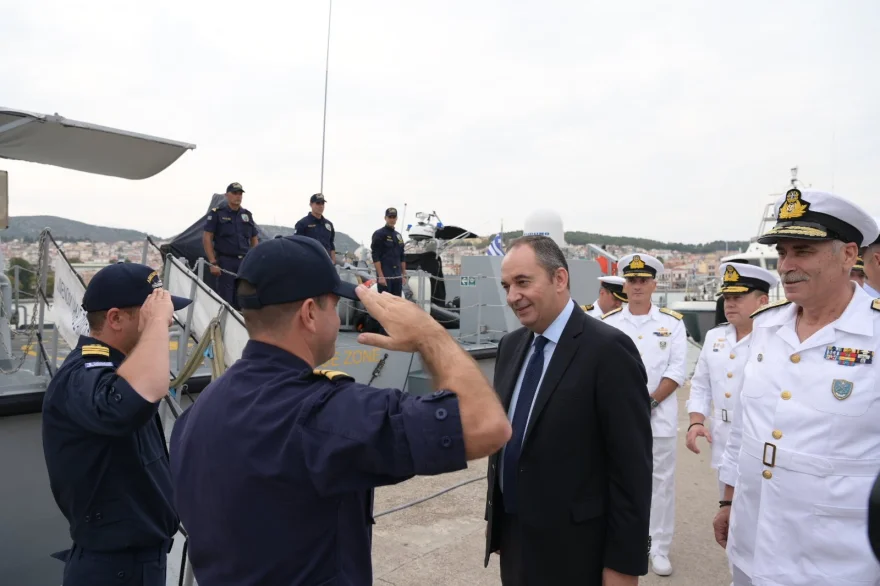 Μυτιλήνη: Να πάψει η Τουρκία να ανέχεται τα κυκλώματα των διακινητών, λέει ο Πλακιωτάκης