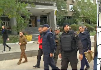 Σε καταφύγιο ο Δένδιας όταν ήχησαν οι σειρήνες στο Κίεβο