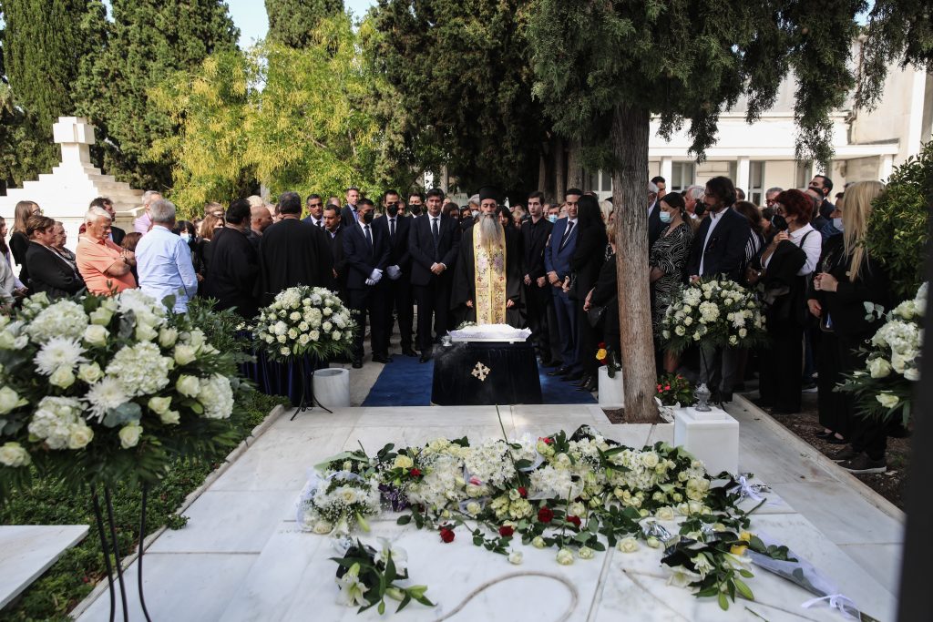 Συγκίνηση στο μνημόσυνο της Φώφης Γεννηματά – Ποιοι έδωσαν το «παρών» (ΦΩΤΟ)