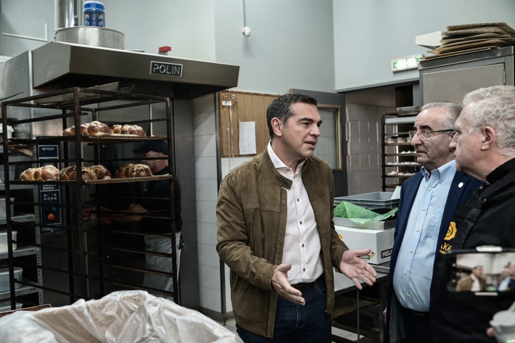 Μείωση ΦΠΑ και ΕΦΚ ζήτησε στη συνάντηση με αρτοποιούς ο Τσίπρας