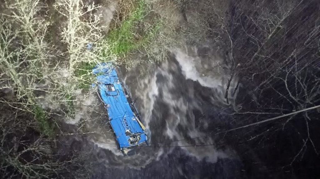 Τραγωδία με λεωφορείο που έπεσε σε ποτάμι στην Ισπανία!
