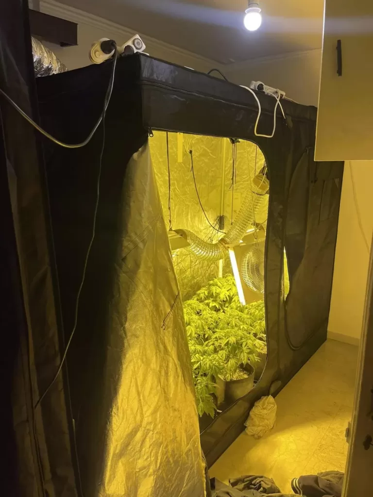 Πάτρα: Φωτογραφίες μέσα από τη γιάφκα των «7» – Στους συλληφθέντες γιος καταδικασθέντος μέλους της 17Ν