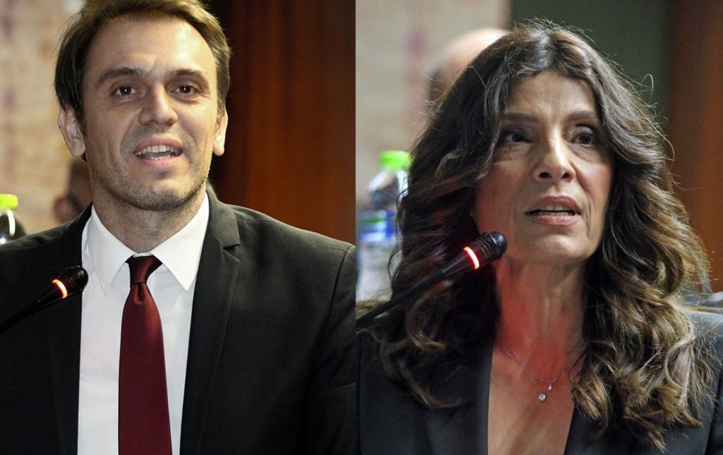 Σφοδρή σύγκρουση ΠΑΣΟΚ – ΣΥΡΙΖΑ για παρακολουθήσεις, εκβιασμούς και συγκυβέρνηση