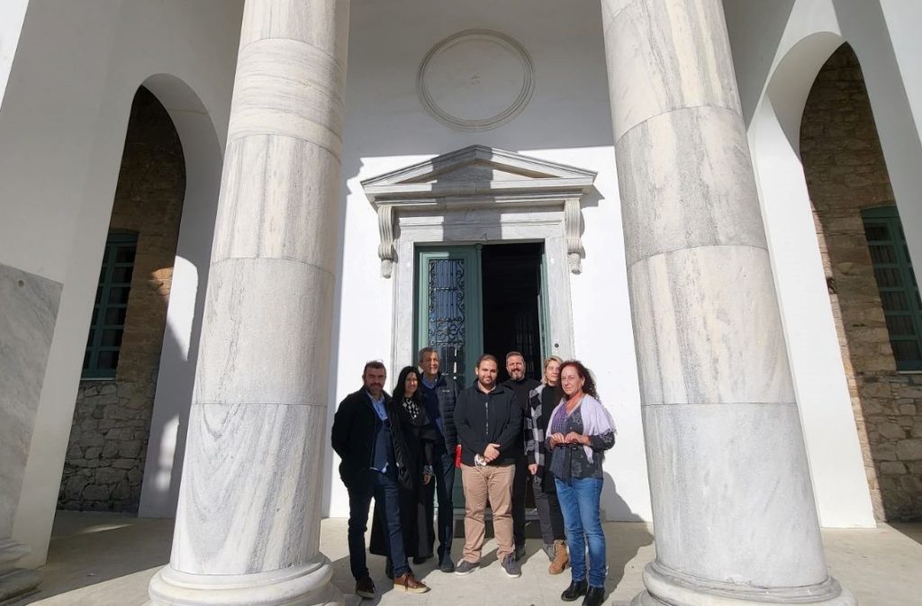 Η Endless EC επισκέπτεται τα σχολεία στη Σάμο και τα στηρίζει έμπρακτα