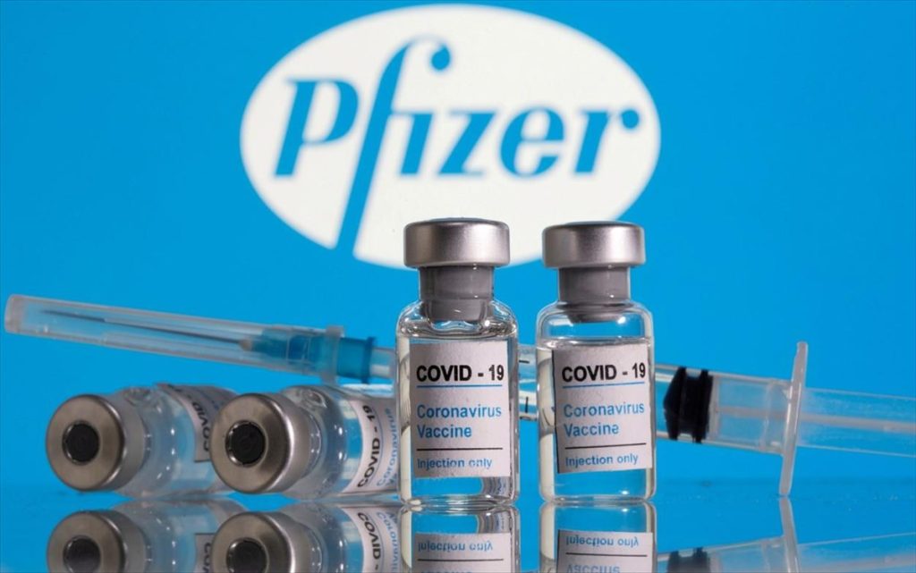 FDA: Η ταυτόχρονη λήψη εμβολίου Covid της Pfizer και εμβολίου γρίπης ίσως συνδέεται με εγκεφαλικό