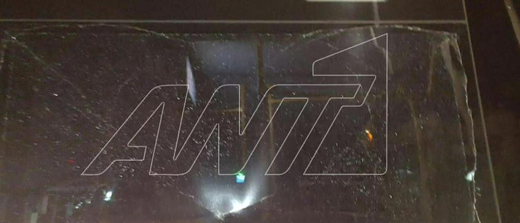 Πυροβόλησαν με αεροβόλο λεωφορεία σε αφετηρία στην Ελευσίνα! (ΒΙΝΤΕΟ)