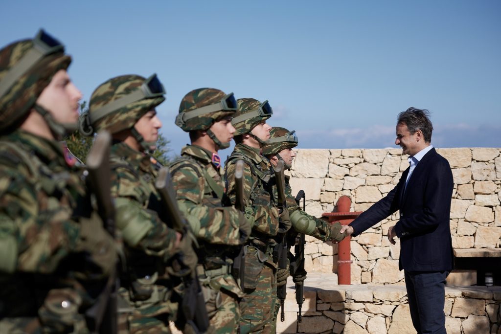 Τι σηματοδοτεί το άνοιγμα Μητσοτάκη στη Λιβύη από τη Γαύδο