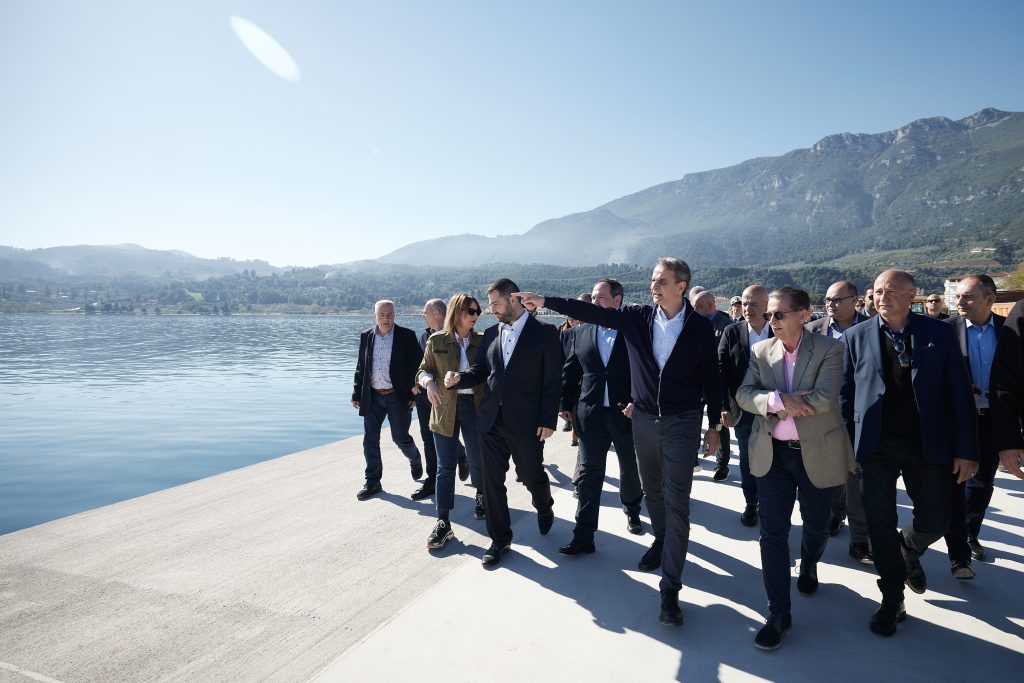 Με αυτοψία έργων η περιοδεία Μητσοτάκη στη Φθιώτιδα