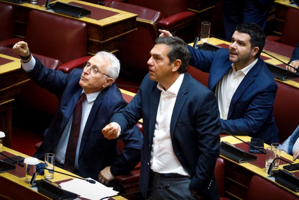 Οι δύο κυρίες που αποσπάστηκαν από τα τρένα στον ΣΥΡΙΖΑ | Political