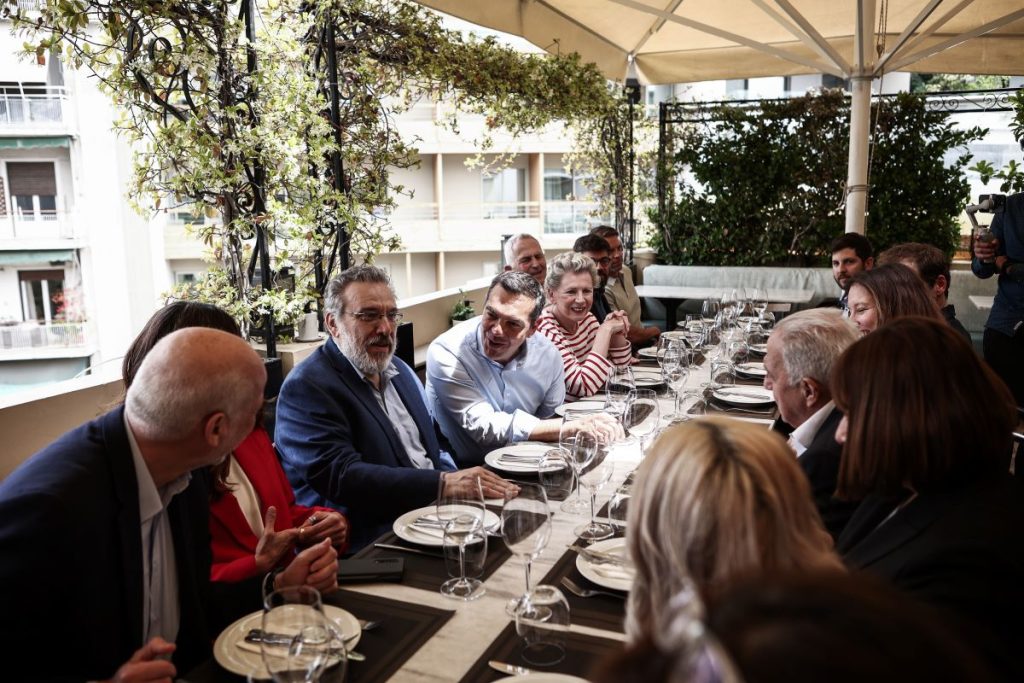 Γεύμα στους υποψήφιους του ψηφοδελτίου Επικρατείας παρέθεσε ο Αλέξης Τσίπρας