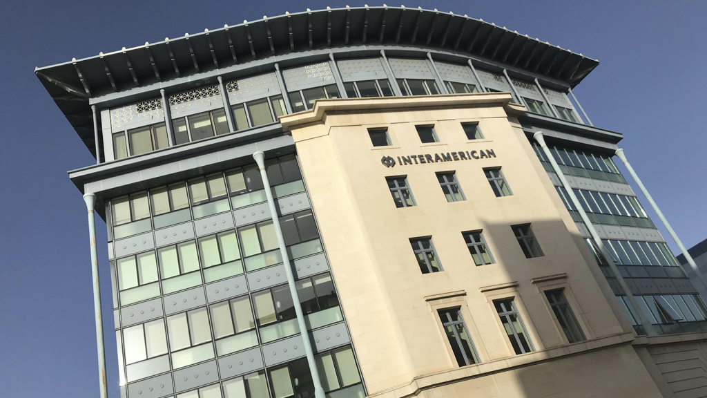 H Interamerican αναδιαρθρώνεται και δυναμώνει