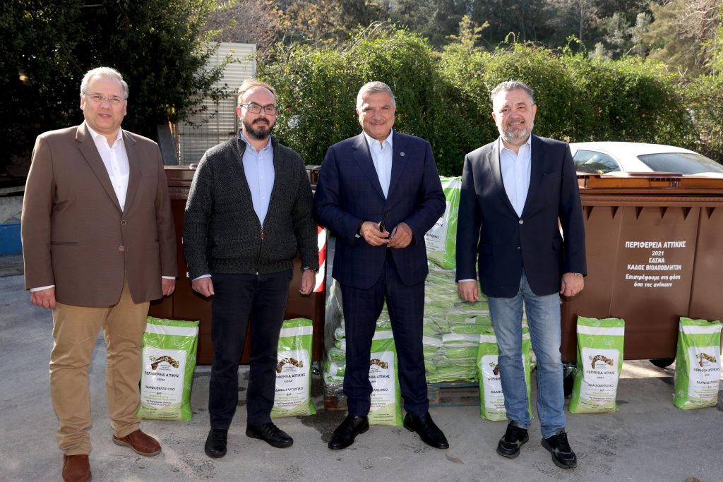 Παράδοση 4 απορριμματοφόρων και εξοπλισμού ανακύκλωσης βιοαποβλήτων στον Δήμο Ζωγράφου