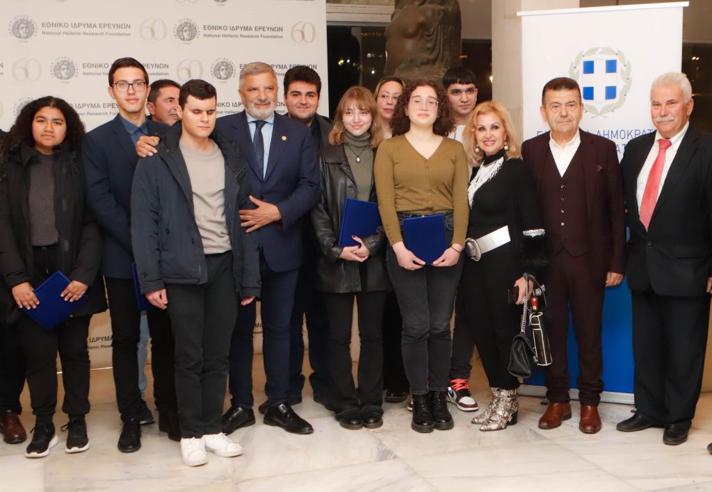 Βραβεία στους αριστεύσαντες των Μουσικών και Καλλιτεχνικών Σχολείων της Αττικής απένειμε ο Γιώργος Πατούλης