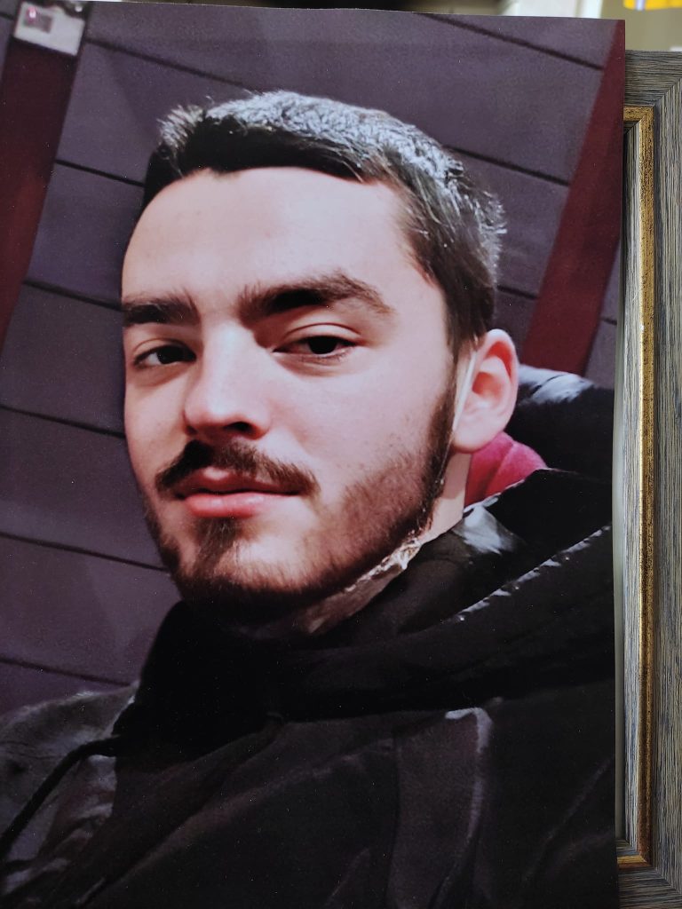 Η σπαρακτική ανάρτηση της μητέρας του Άλκη που σήμερα θα έκλεινε τα 20!