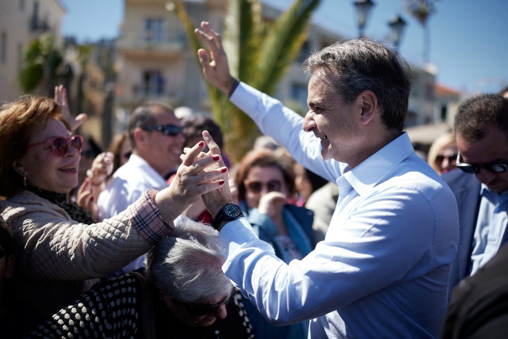 Νέα δημοσκόπηση! Ξανανοίγει την «ψαλίδα» στο 6,9% η Νέα Δημοκρατία