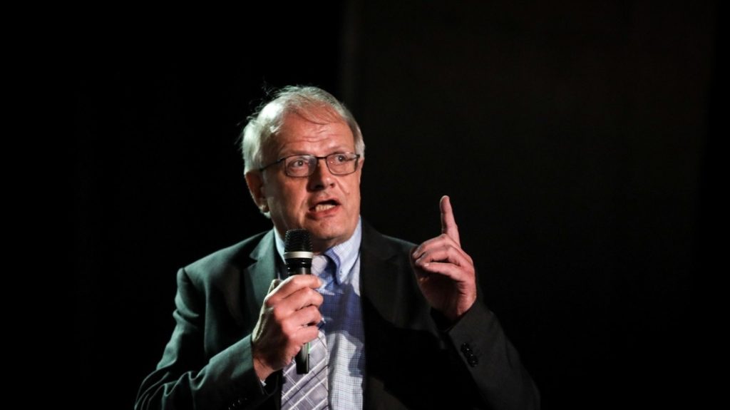 Απάντηση Τσελέντη στην εισαγγελική παρέμβαση για το πρωταπριλιάτικο! «Πόσο χαζός πρέπει να είσαι…»