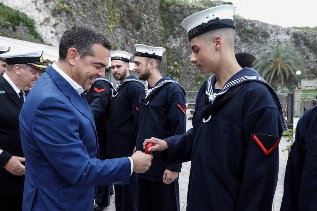 «Ο λαός προσδοκά Ανάσταση συλλογική» δηλώνει από τον Ναύσταθμο της Κέρκυρας ο Τσίπρας