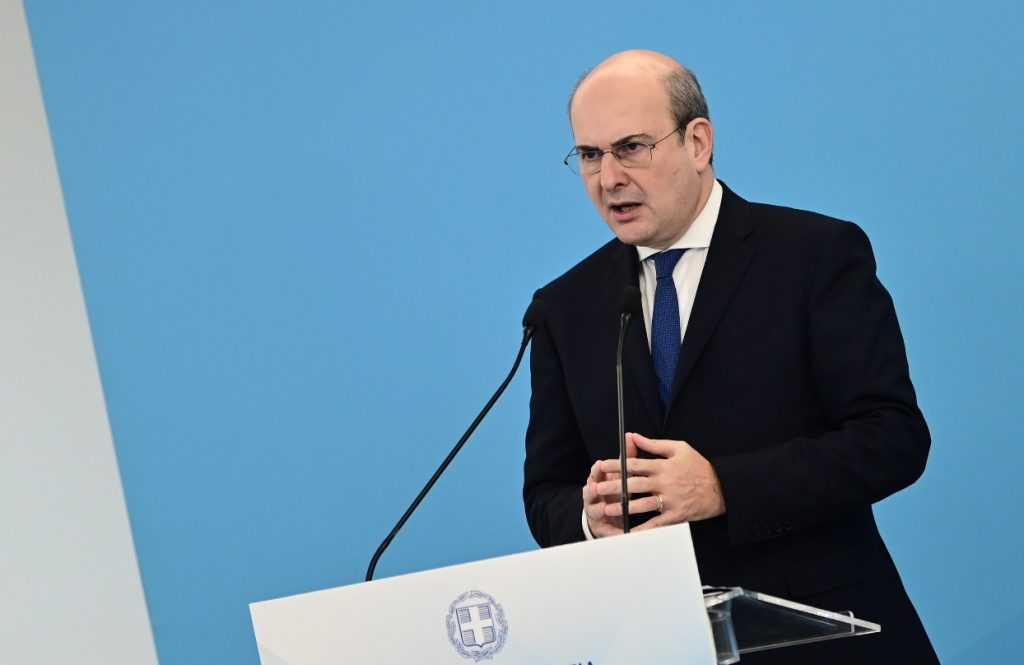 «Προσωπικός Βοηθός» και αύξηση 8% σε 13 αναπηρικά επιδόματα