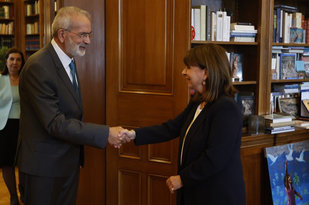 Ο Σαρμάς αναλαμβάνει υπηρεσιακός πρωθυπουργός -Έλαβε εντολή από την ΠτΔ